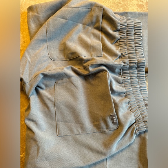 CHARLOTTE 21 POCKET SLIM SCRUB PANTS - Picture 4 of 10